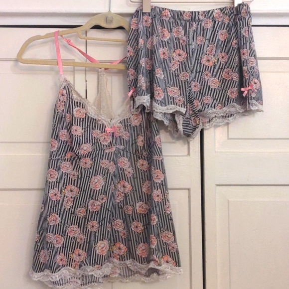 Marilyn Monroe Other - // DONATED 💙 2/$7 Marilyn Monroe cami short stripped pajama set size L
